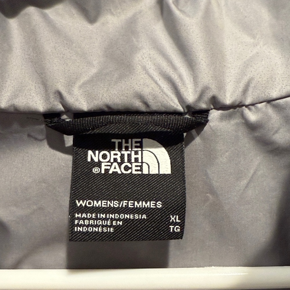 The North Face Women's Light Gray Puffer Jacket